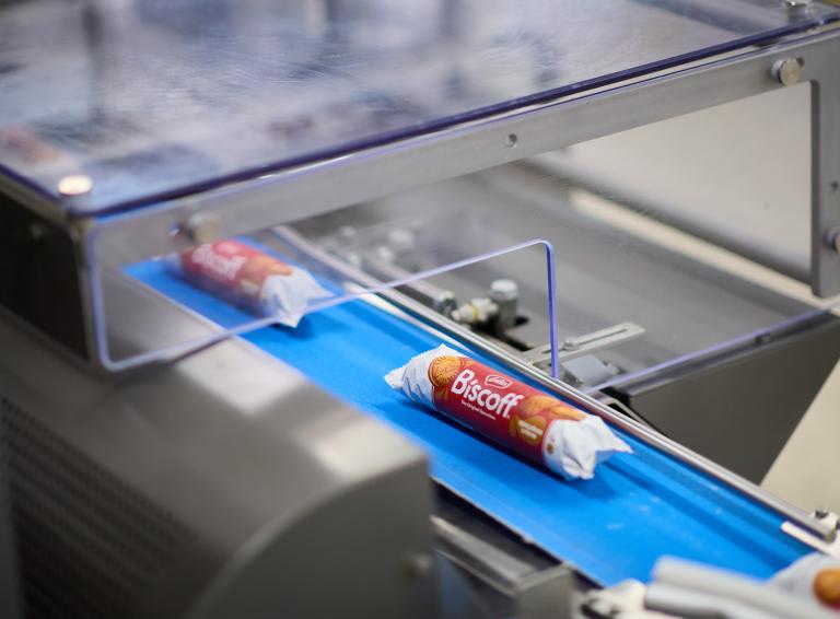 Production Biscoff® sandwich cookie Production Biscoff® sandwich cookie