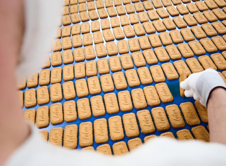 Production Biscoff® cookie Production Biscoff® cookie